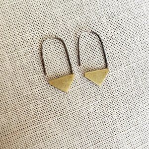 *HP* Claus Jewelry Petite Tri Hoops in Brass